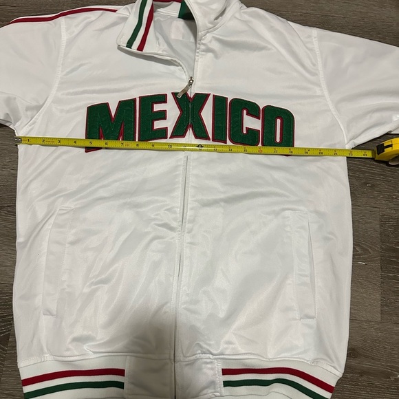 Jackets & Coats | Unisex Mexico
Size L - Picture 6 of 7